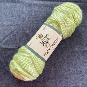 1 Yarn Bee Soft Secret Keylime Yarn Lot 1494